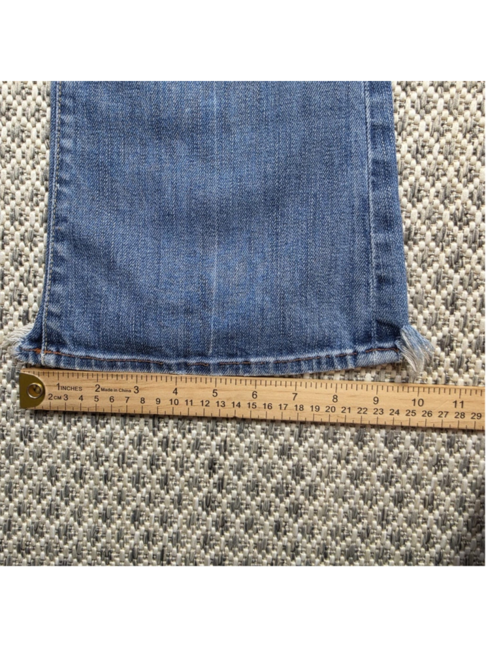 7 For All Mankind Dojo Flare Jeans Women’s Size 25 Distressed Medium Wash - Picture 11 of 12
